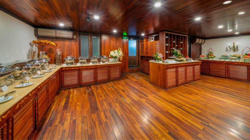 Indochina Sails: The buffet counter