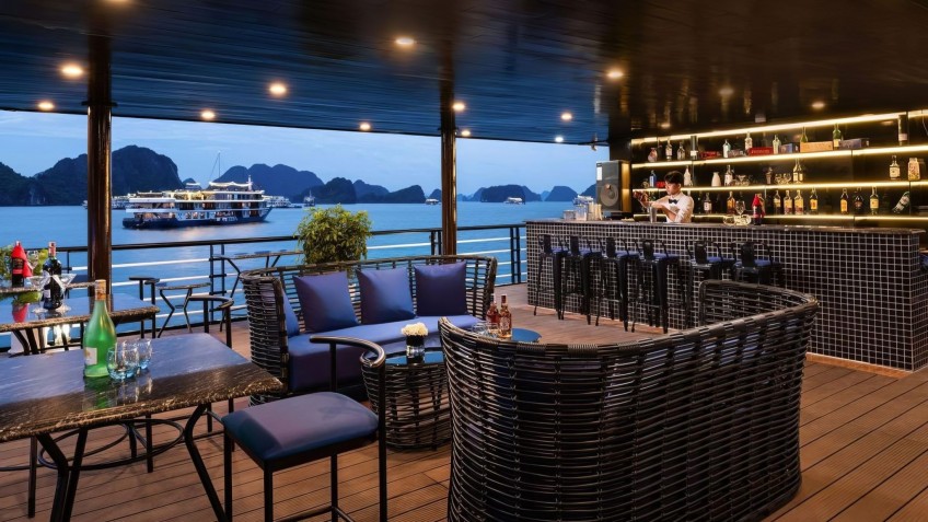 La Casta Cruise: La Casta Sky Bar