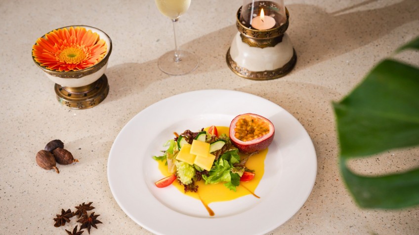 Indochine Cruise: Enjoy International Cuisine