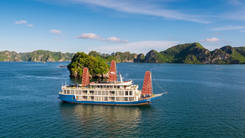 Luxury Cruise in Lan Ha Bay