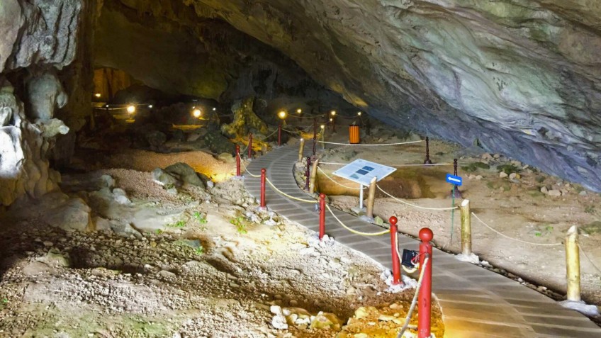 Visit Tien Ong Cave