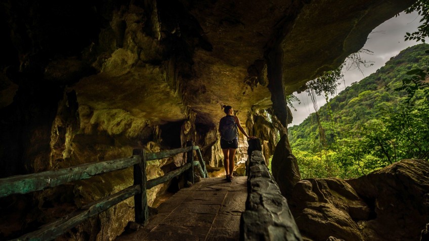 Nostalgia Cruise: Trung Trang Cave