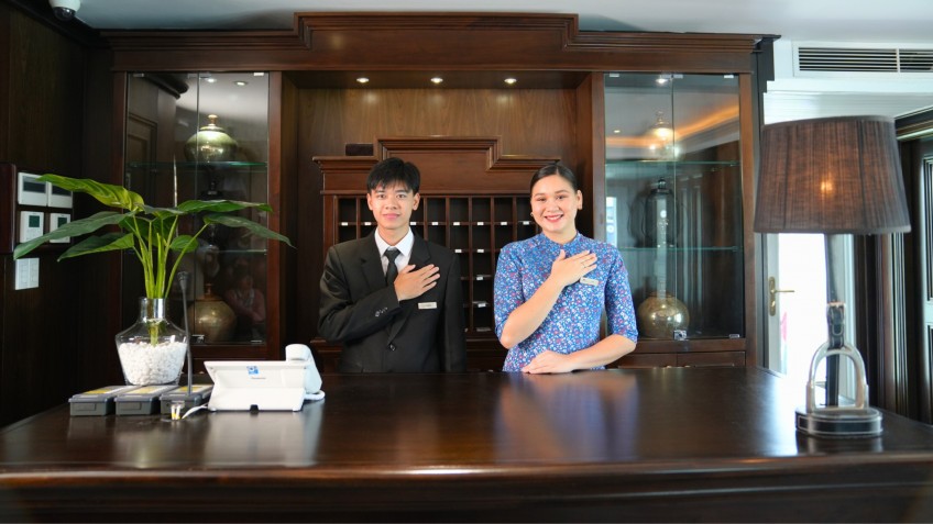 Paradise Grand Cruise: Friendly Staff
