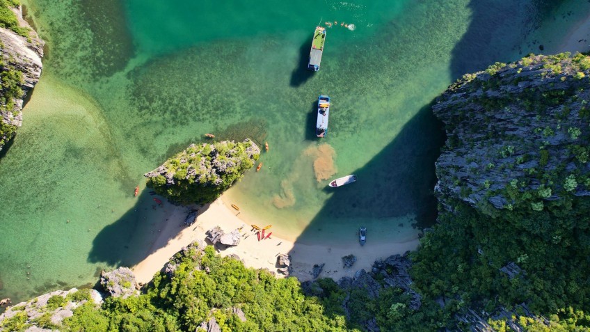 Orchid Classic Cruise: Ba Trai Dao