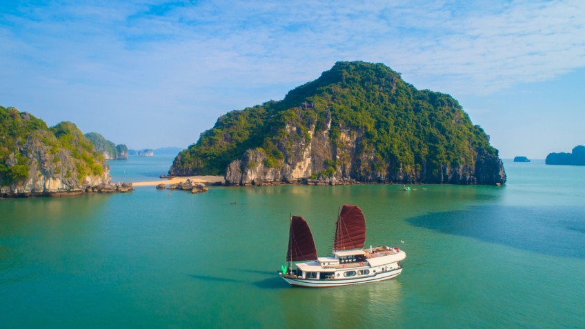 Prince Private Cruise: Prince Cruise Amid Sunlit Bai Tu Long Bay