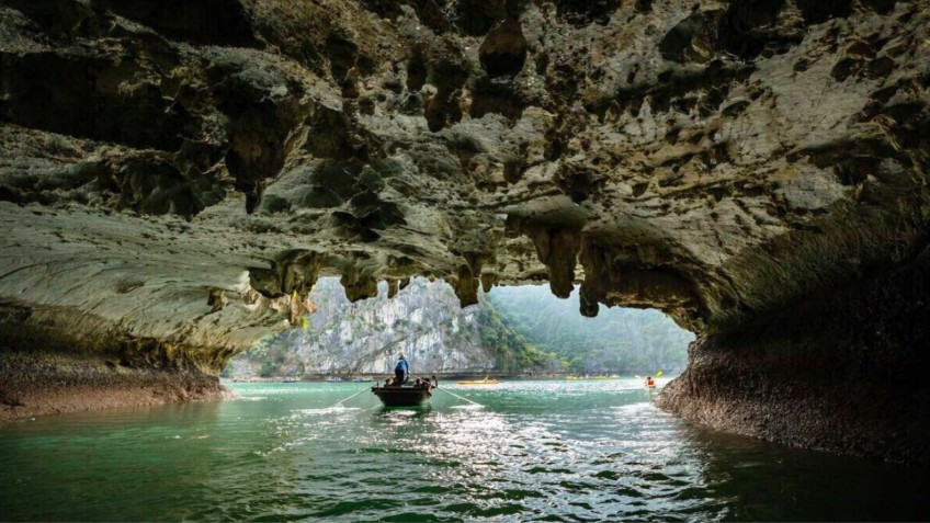 Paradise Peak Cruise: Luon Cave Bamboo Boat