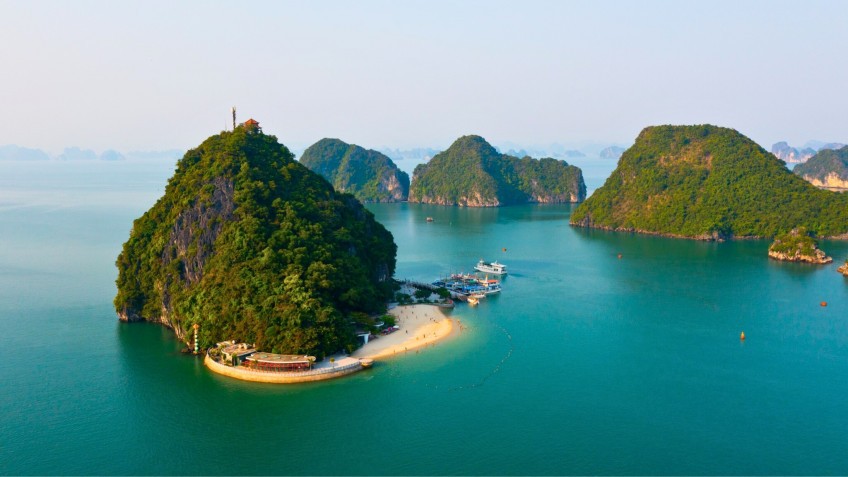 Paradise Peak Cruise: Pretty Island For Swimming And Hiking