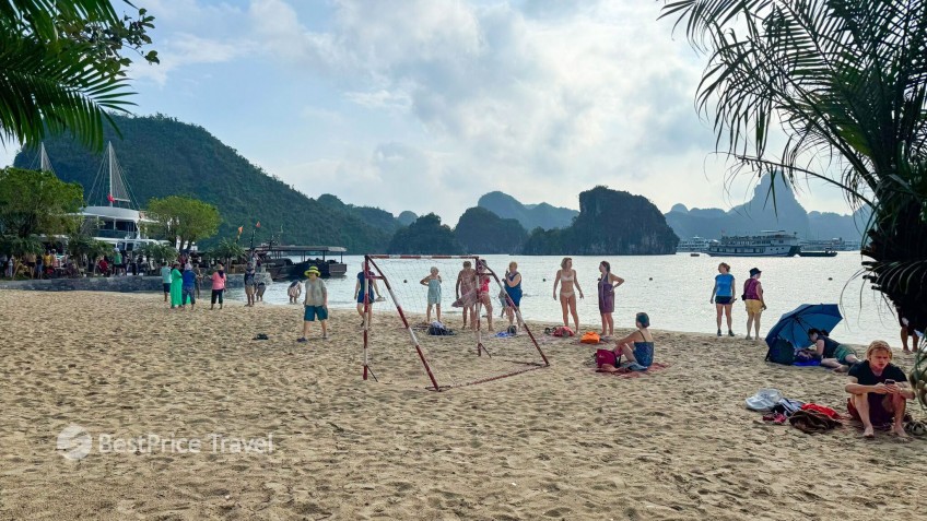 MilaLux Cruise: Beach on Titop Island