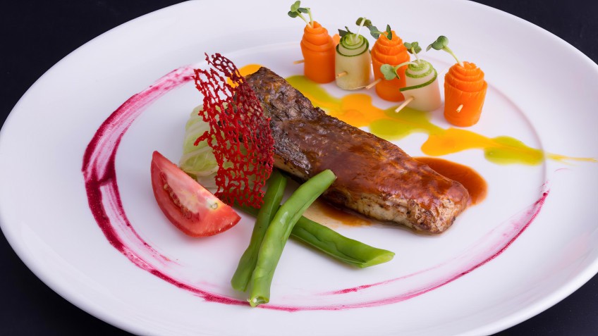 Amazing Sails Private Luxury Cruise: Prettily-decorated Dish