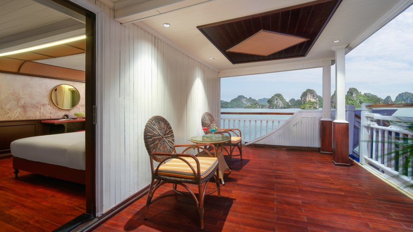 Airy Private Balcony