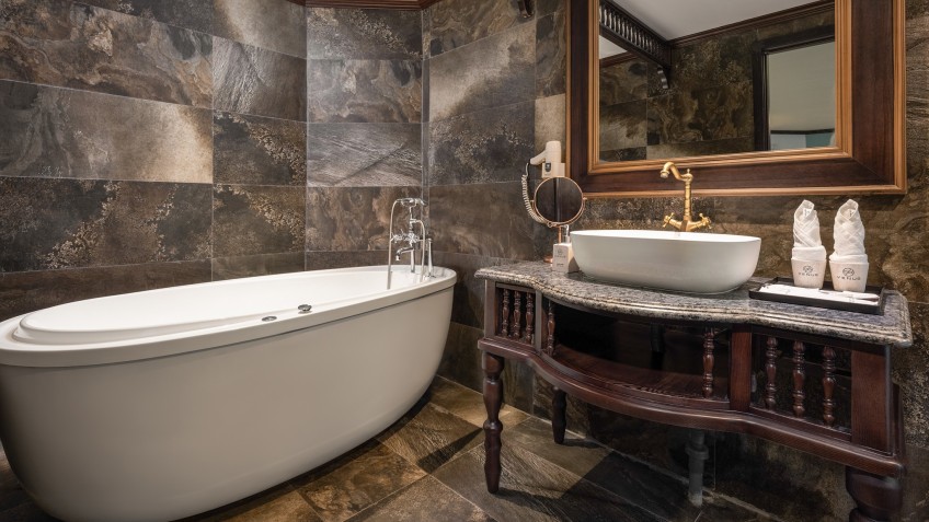 Relax in the Modern Bathtub