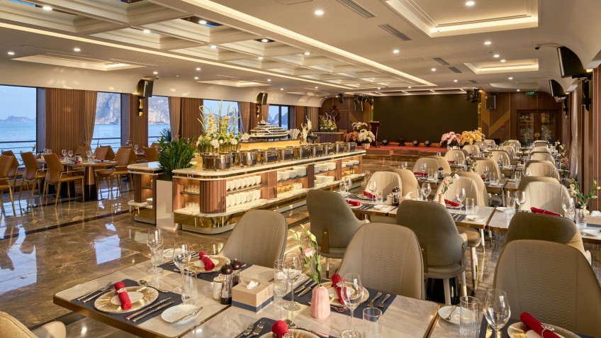 Calista Cruise: Provide Screen and Stage for events