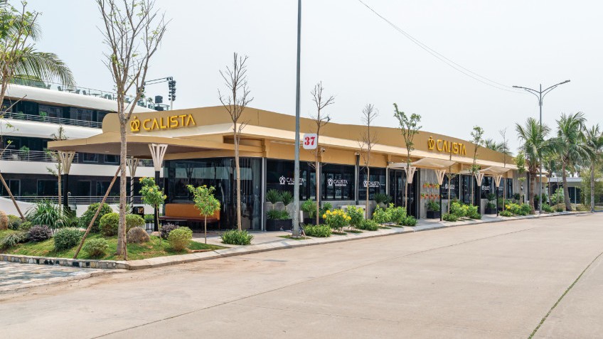 Calista Cruise: The waiting lounge in Tuan Chau Marina