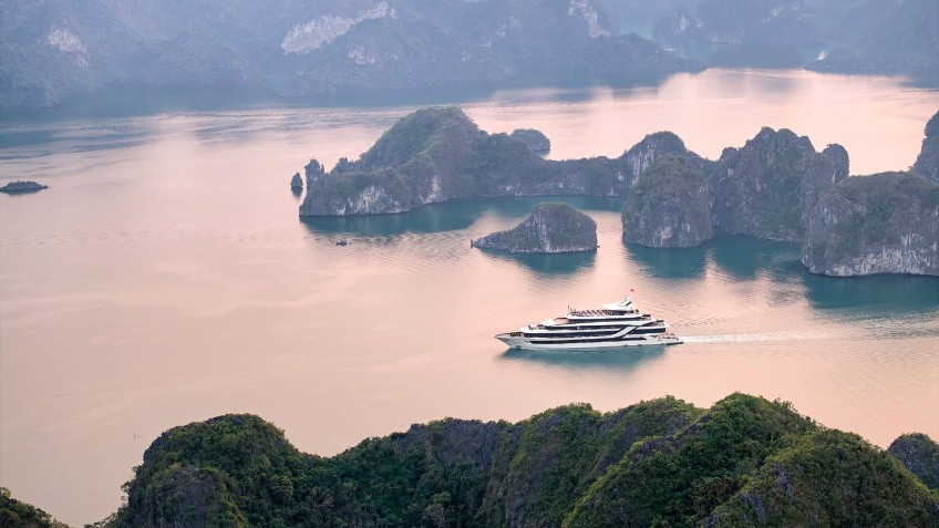 Calista Cruise: A luxury cruise in Halong Bay