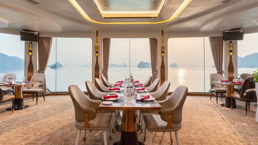 Calista Cruise: Have meals and see the bay