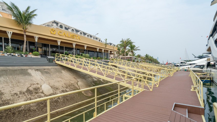 Calista Cruise: Get to the cruise ship