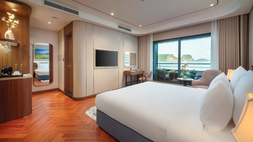 Calista Cruise: Calista Bay