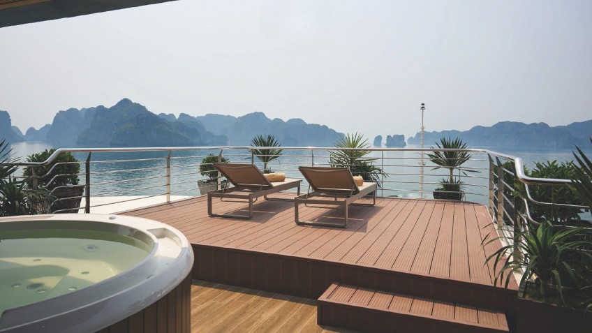 Calista Cruise: Sunbathing on the Loungers