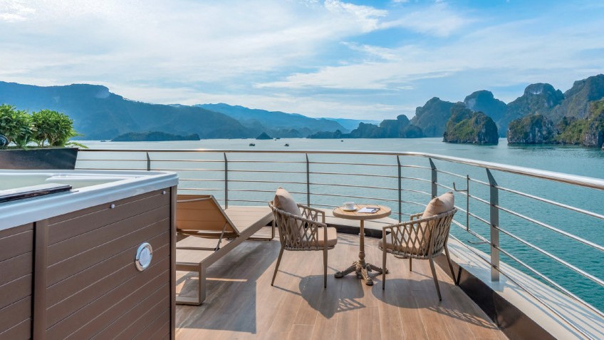 Calista Cruise: Huge Private Terrace