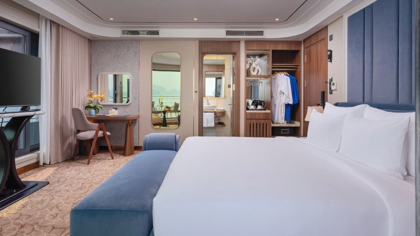 Calista Cruise: Pretty Decorations