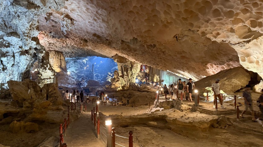 Calista Cruise: Magnificent Sung Sot Cave
