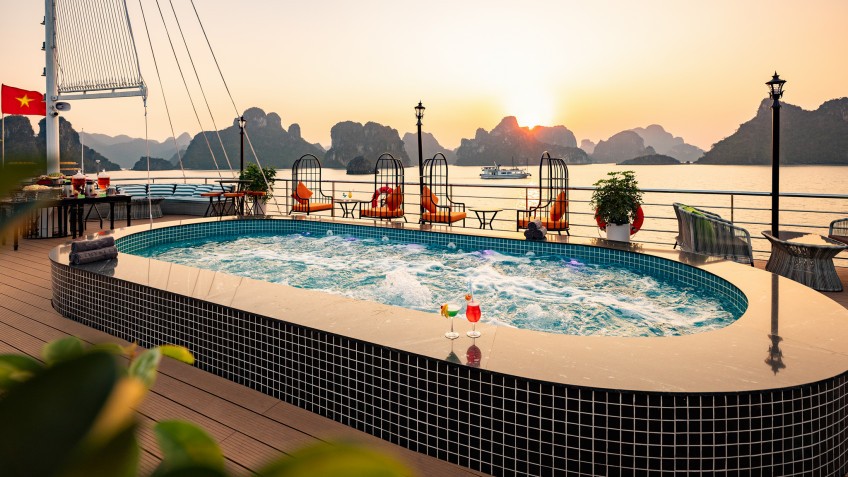 Emerald Jacuzzi Oasis