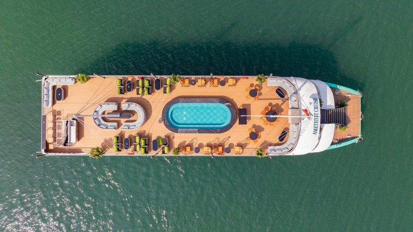 Sleek Modern Ship Design