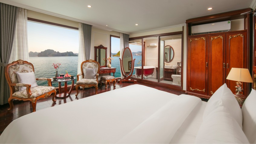 Emperor Cruises: Hanoi/Saigon Suite