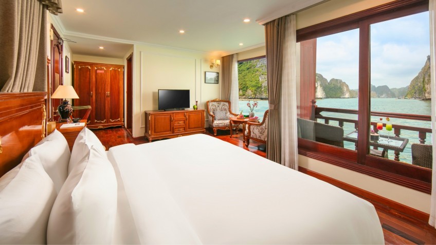 Emperor Cruises: Signature Suite