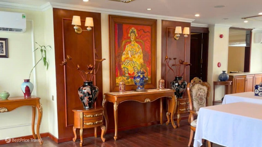 Emperor Cruises: Royal-like style