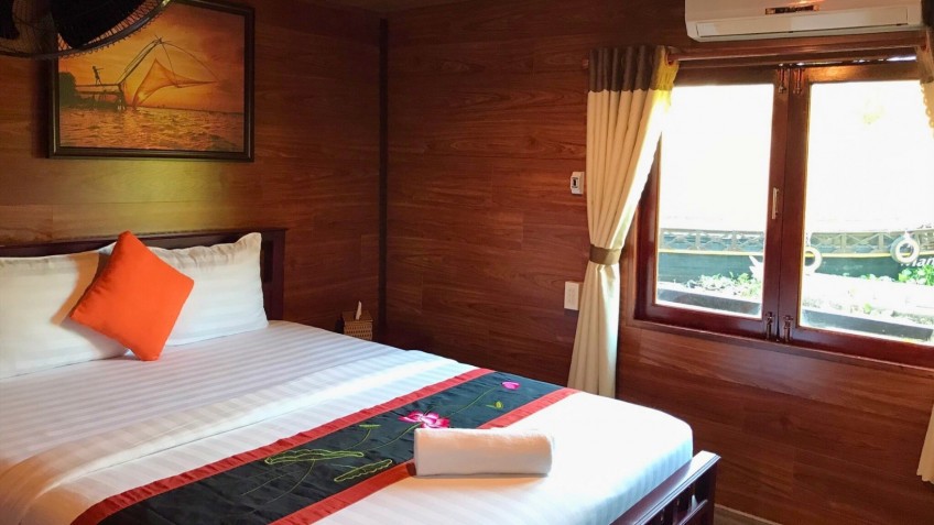 Admire the river scenery