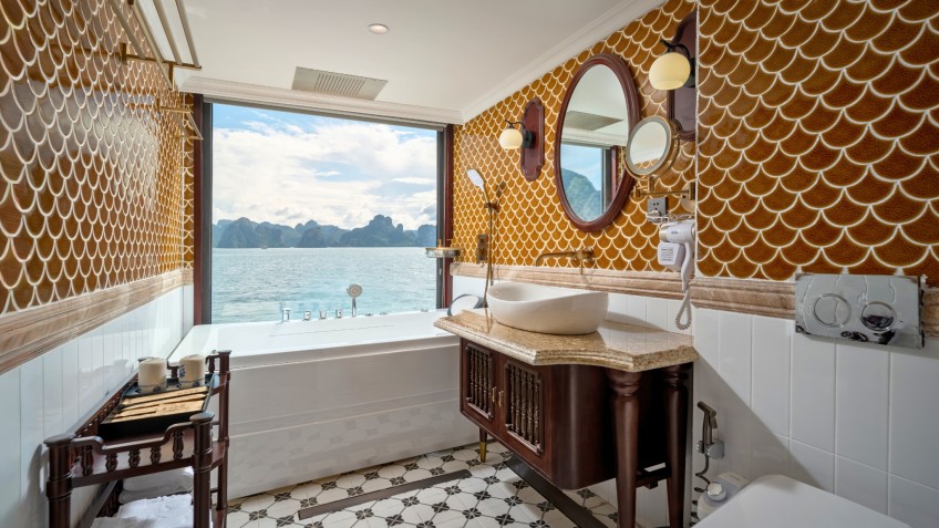 Elegant Sea View Bathtub