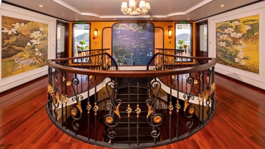 Cycad Cruise: Classic-style Staircase