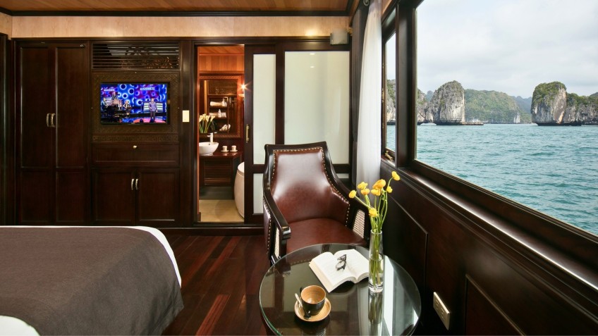 La Regina Royal Cruise: Awe Inspiring Bay View