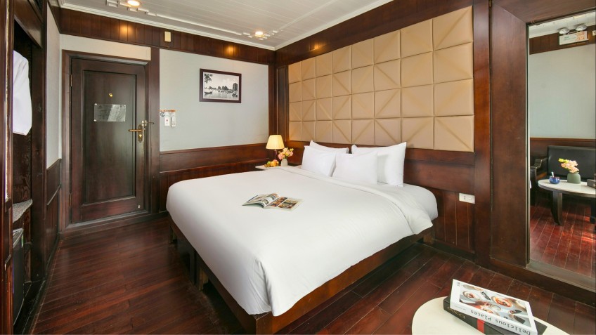 Phoenix Cruise: Connected by a door