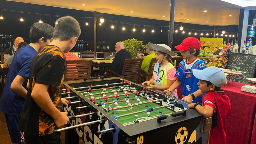 Phoenix Cruise: Entertainment on board