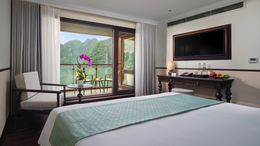 Lyra Grandeur Cruise: Oasis Suite