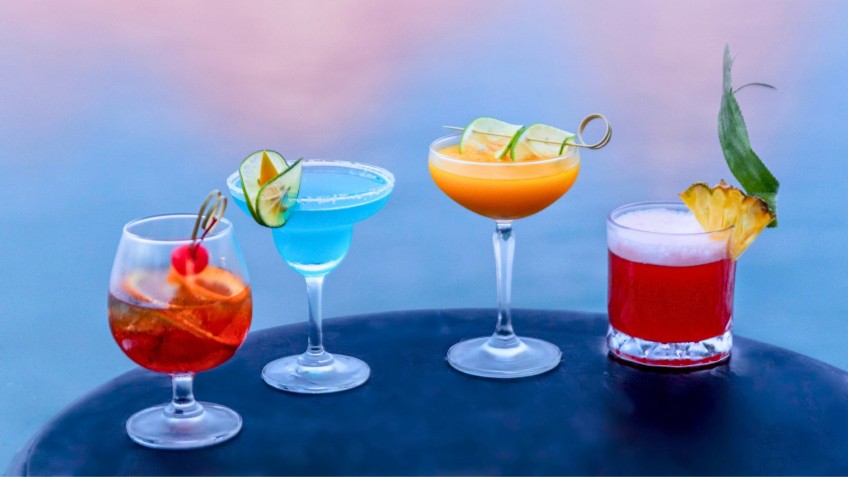 Lyra Grandeur Cruise: Vibrant Cocktail Mixlist