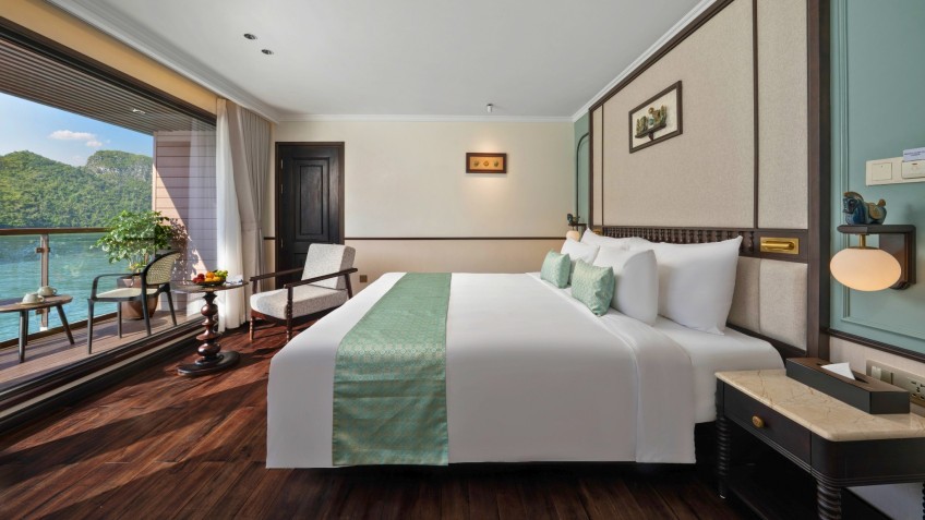 Lyra Grandeur Cruise: Sky Suite