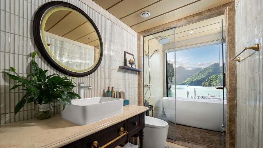 Lyra Grandeur Cruise: State Of The Art Bathroom Decor