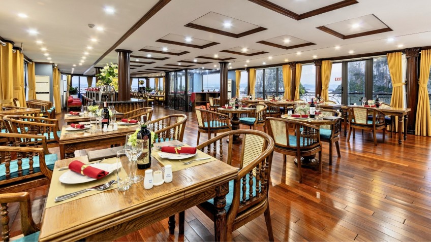 Spacious Cozy Restaurant