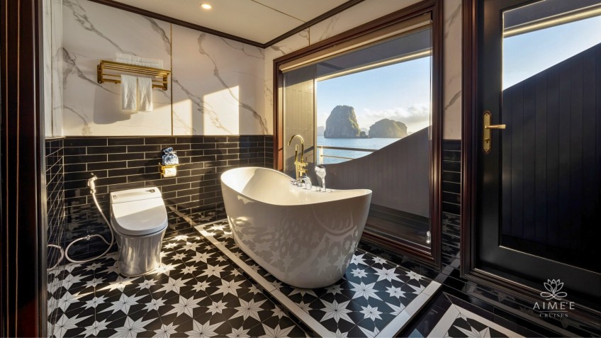 Bright & Clean Bathroom