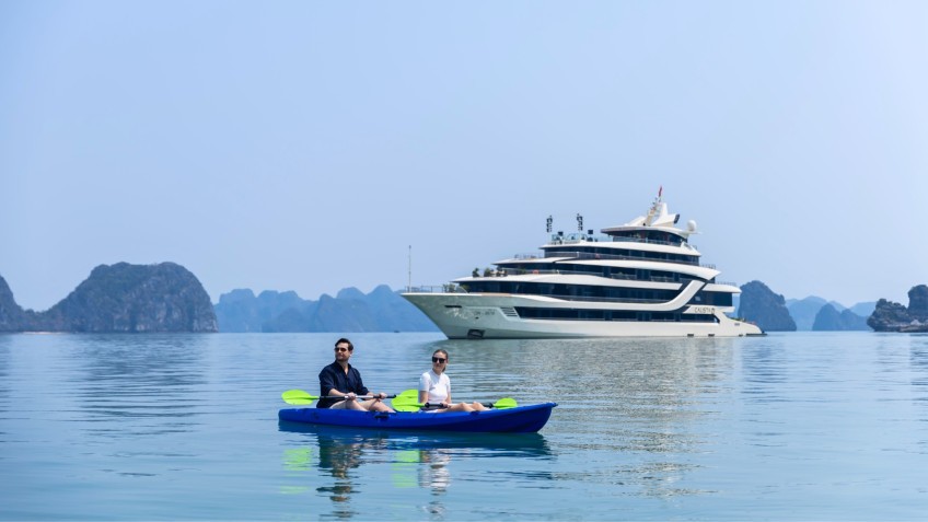 Calista Cruise: Kayak amid the stunning bay