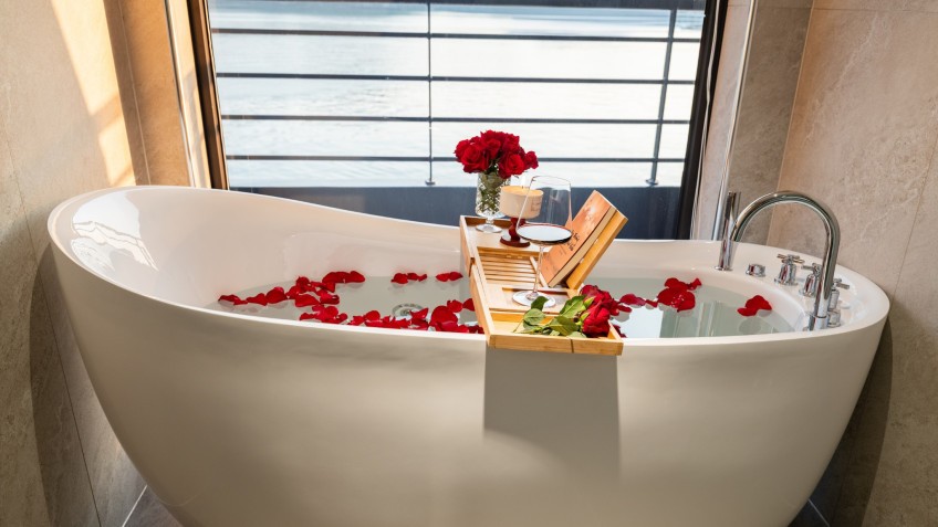 Sea-view Bathtub