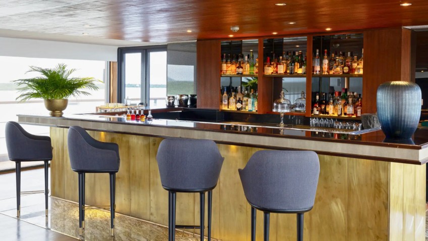 Modern And Classic Bar