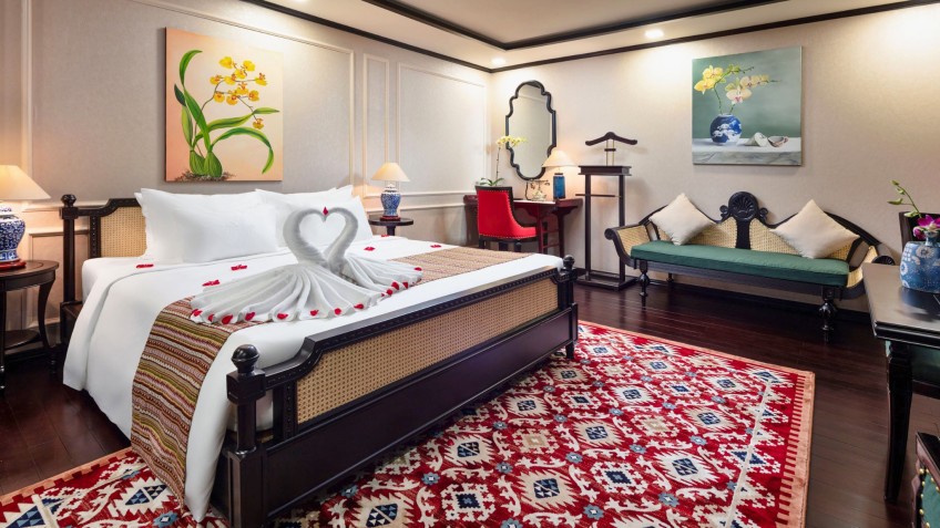 Orchid Premium Cruise: Honeymoon Decoration