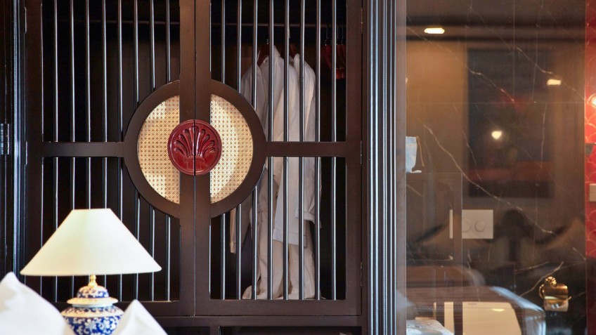 Orchid Premium Cruise: Intricately Crafted Furniture