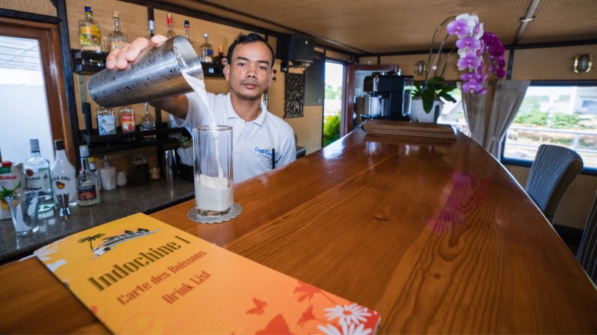 Enjoy Fresh Drinks at the Bar