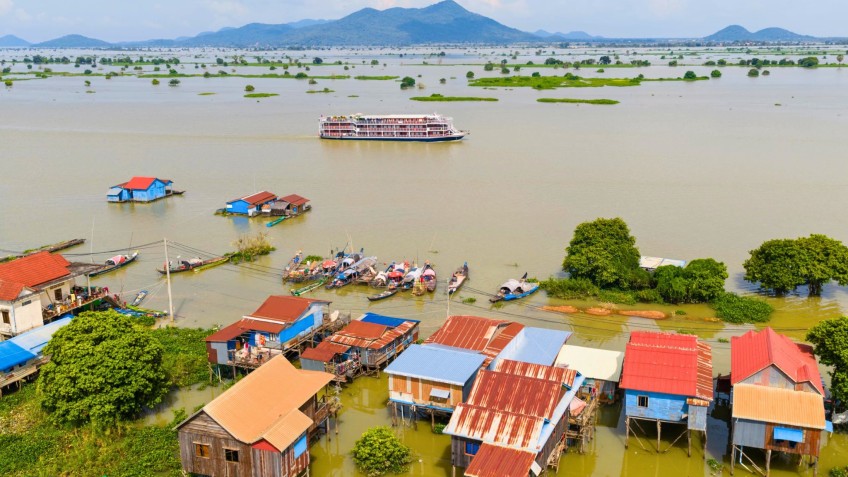Explore floating village