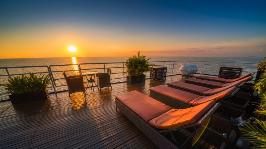 Relax on the Sun loungers